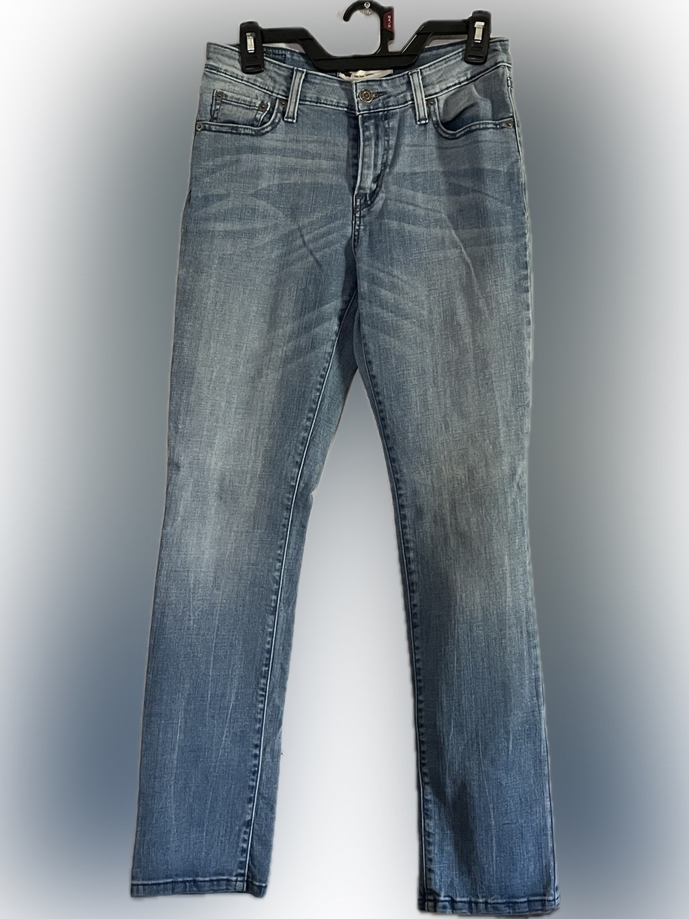 Levi's Women's Straight Leg Jeans in Light Blue Wash